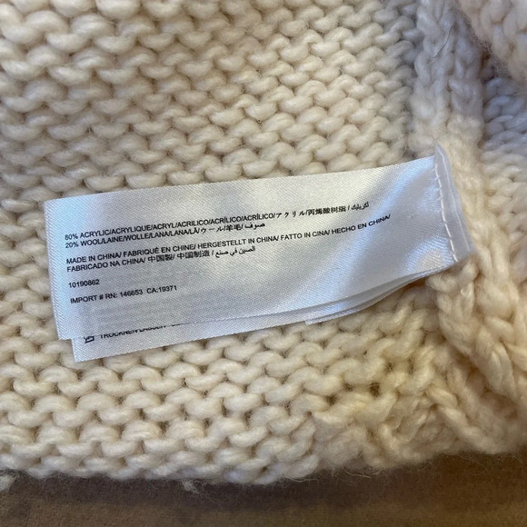 C/MEO Hold Tight Pom Pom Bubble Sleeve Sweater Size Small - Picture 8 of 11